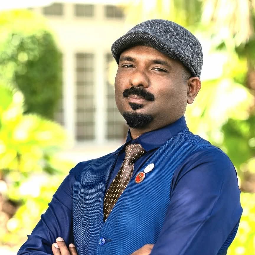 Elmago Subash (Subhash Sankar) at the bar